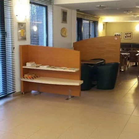 Hobbit Brussels Airport Hotel 3*