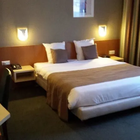 Hotel Hobbit Brussels Airport 3*